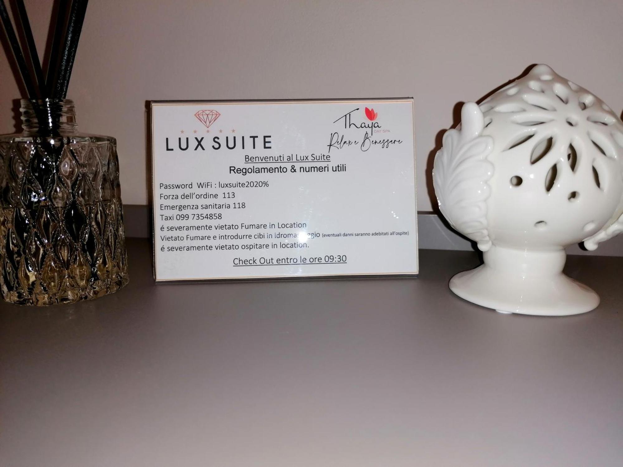 Lux Suite Таранто Номер фото