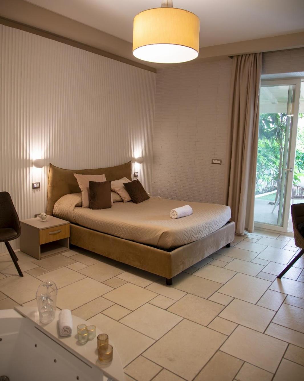 Lux Suite Таранто Экстерьер фото
